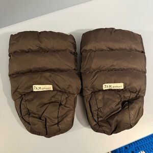 7 A.M. Enfant black stroller Mittens